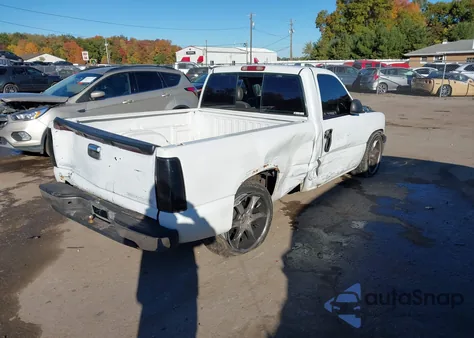 1999 Chevrolet Silverado 1500 из США, поврежденный, VIN 1GCEC14V7XZ162769